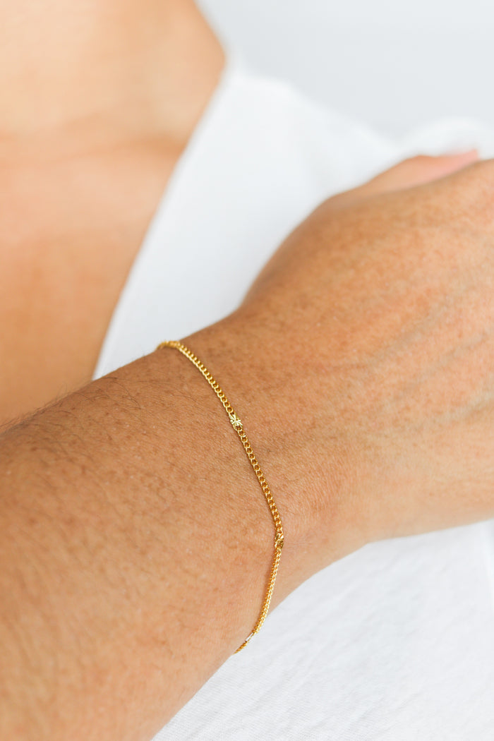 Crystal Curb Star Chain Bracelet