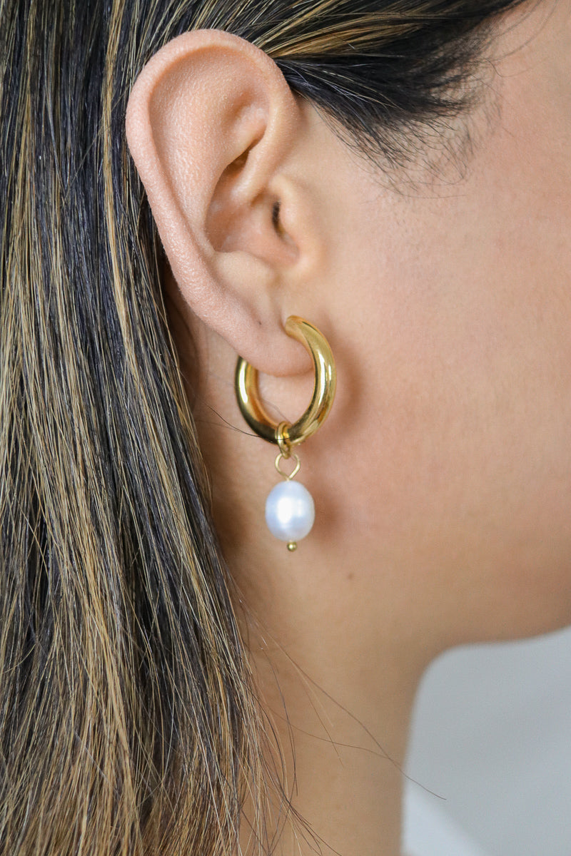 Pearl 18k deals gold earrings