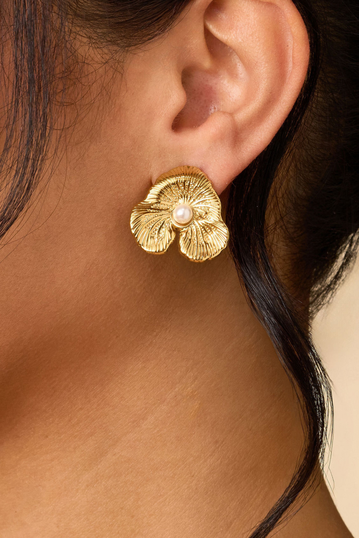 Zahara Flower Pearl Earrings