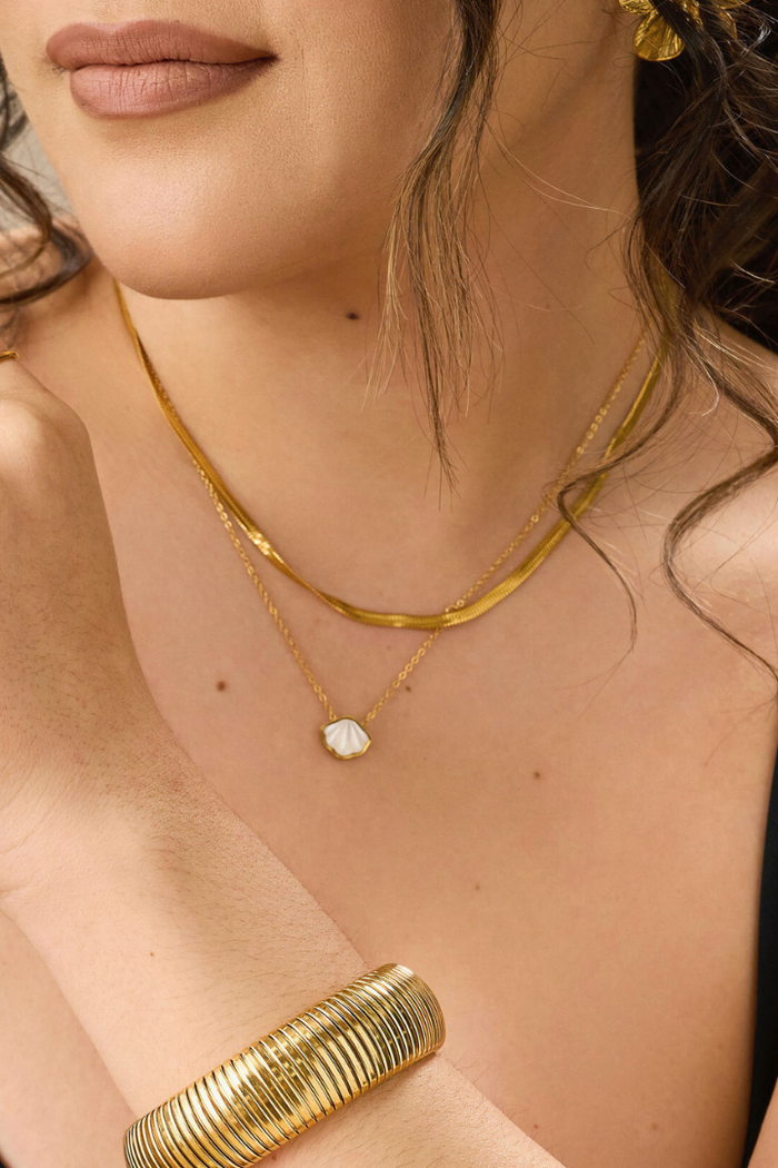 Lily White Shell Necklace