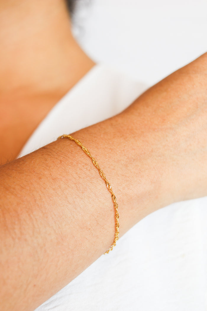 Delilah Dainty Twist Bracelet