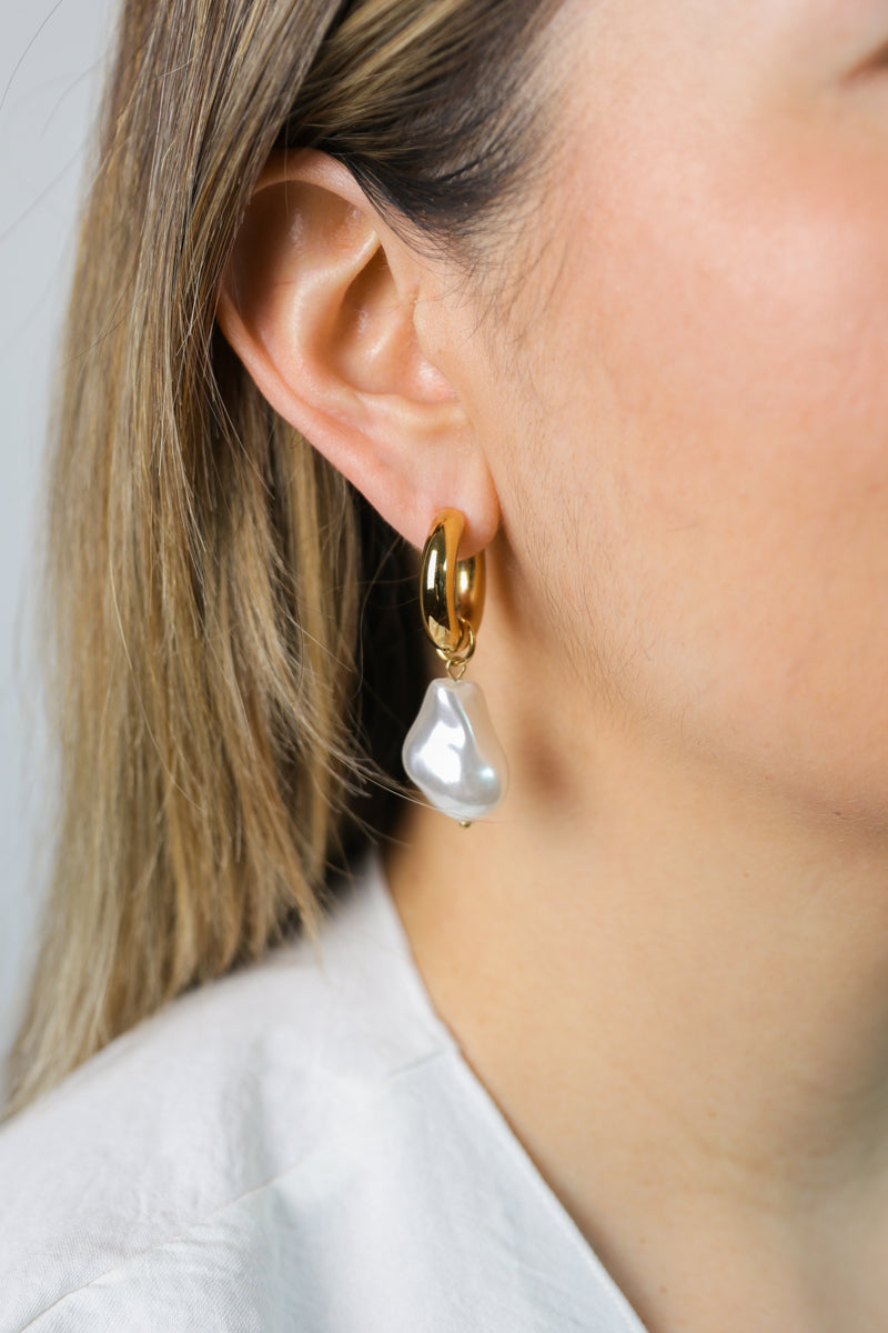 Iris Chunky Pearl Drop Earrings