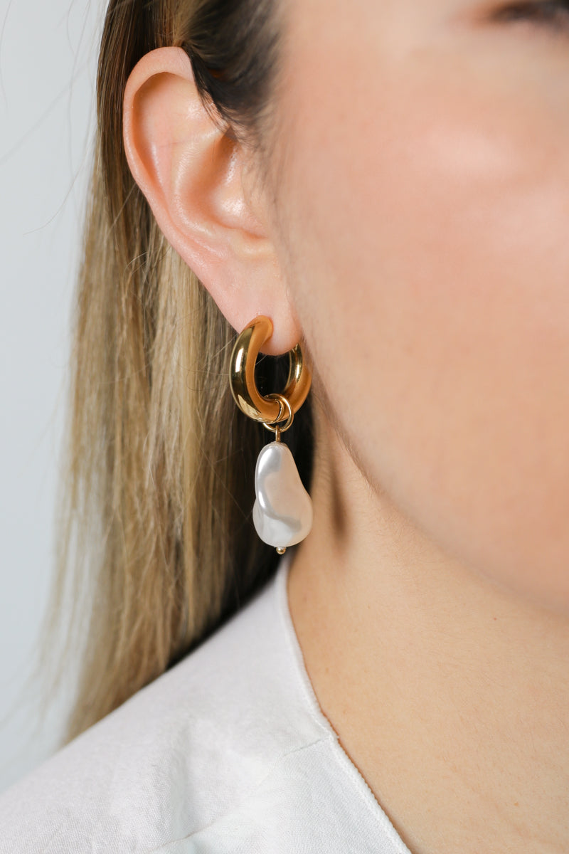 Iris Chunky Pearl Drop Earrings