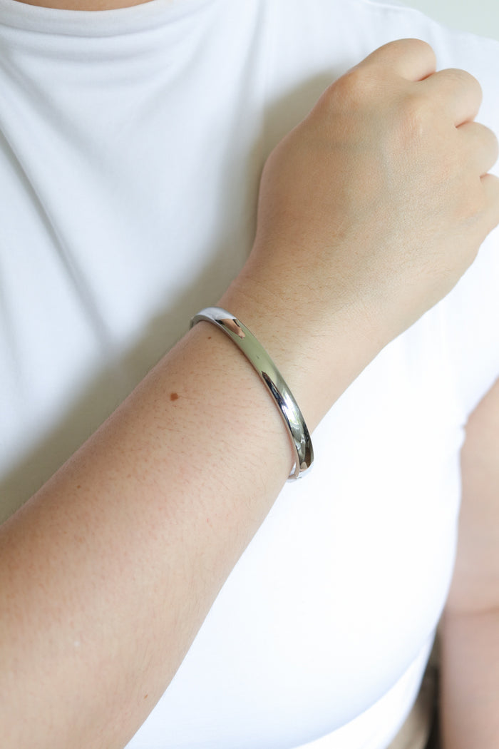 Esme Classic Silver Bangle