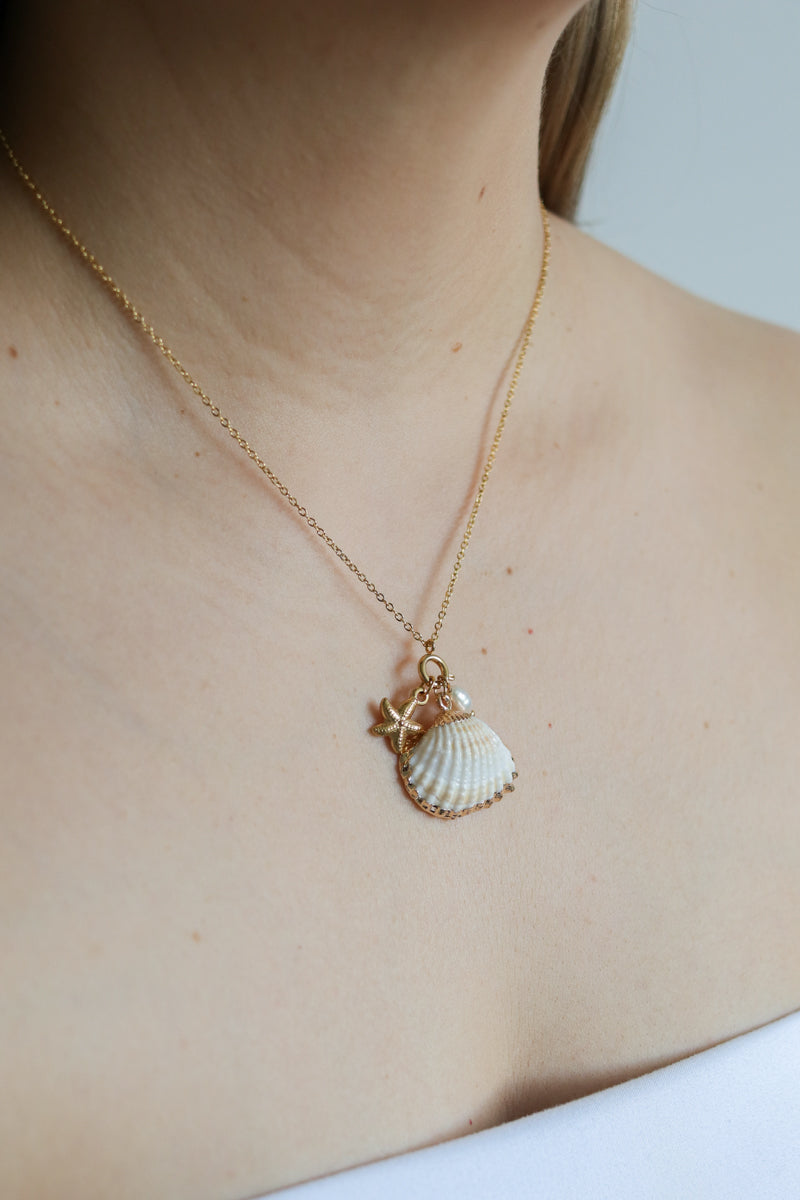 Naia White Shell Pearl Necklace
