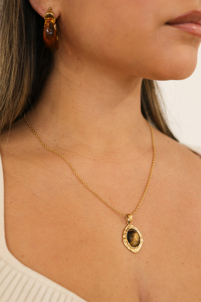 Corinne Oval Stone Necklace