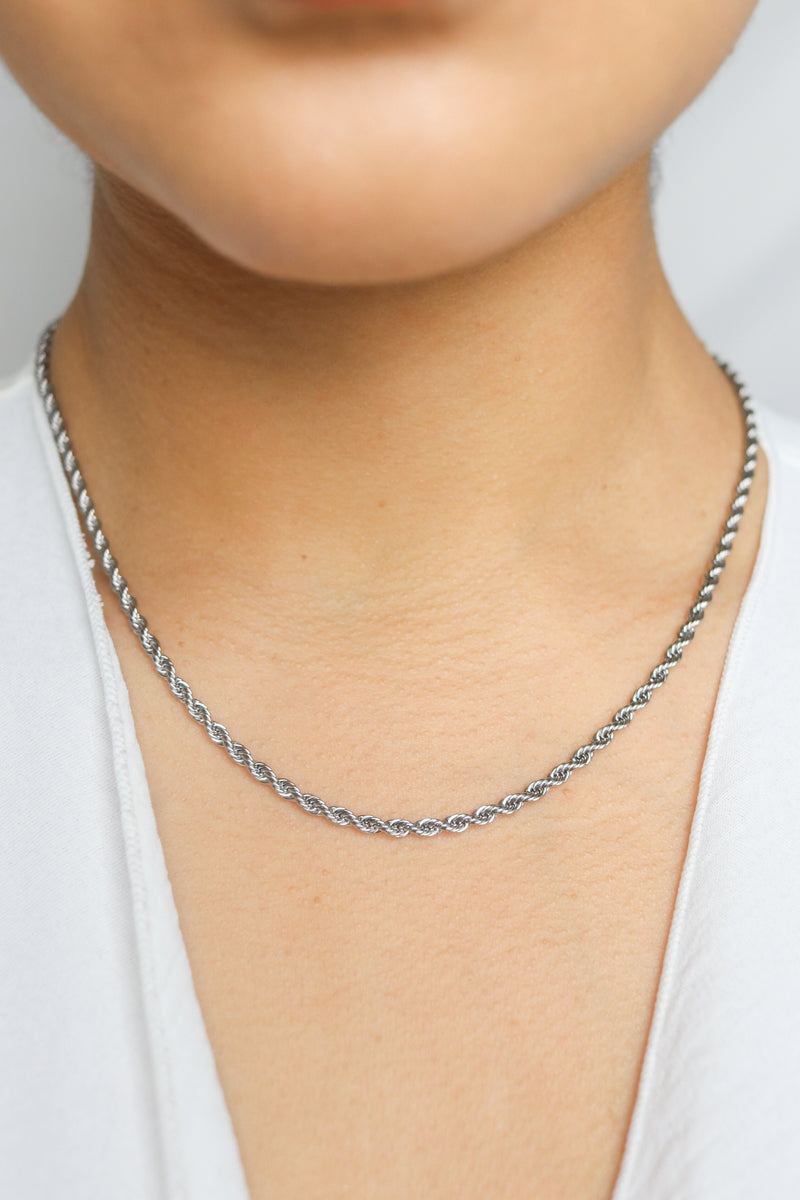 Laura Twist Necklace | Silver