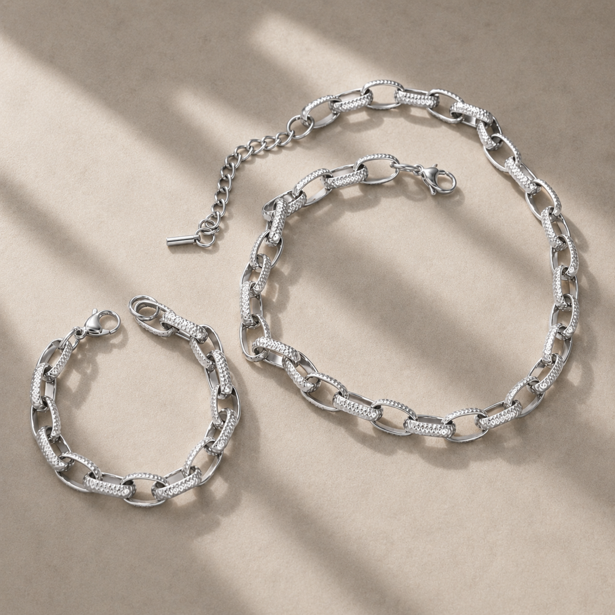 Avery Textured Link Necklace | Silver