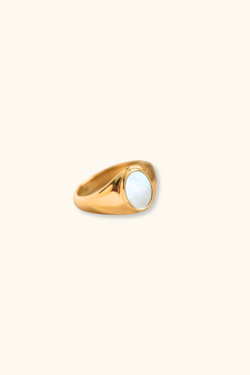 Shelly Oval White Shell Ring